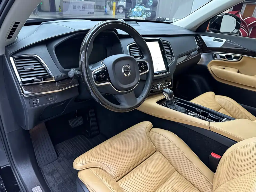 Volvo XC90 2016 — фото 11