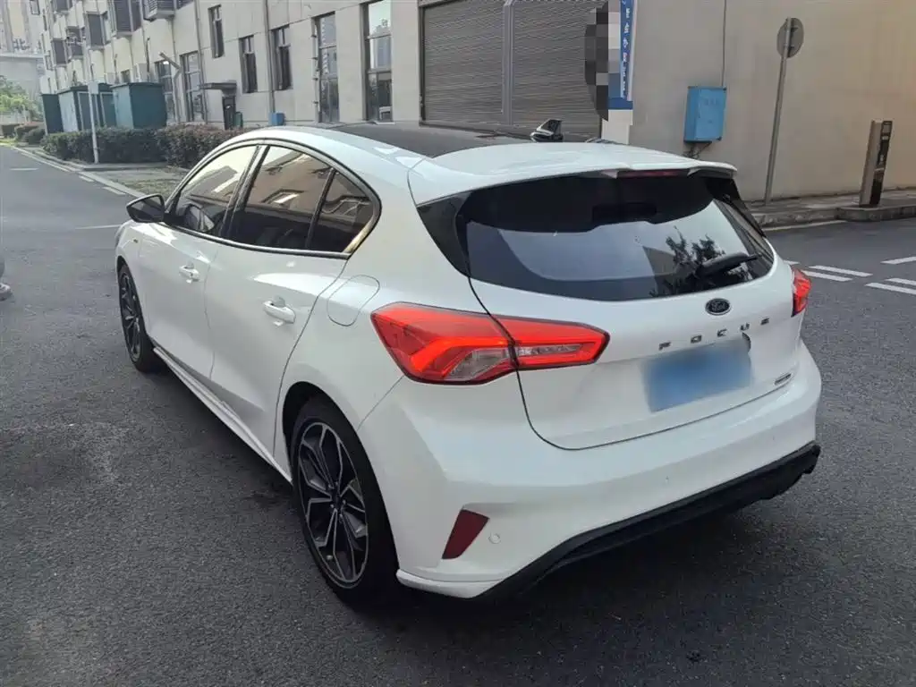Ford Focus 2021 — фото 5