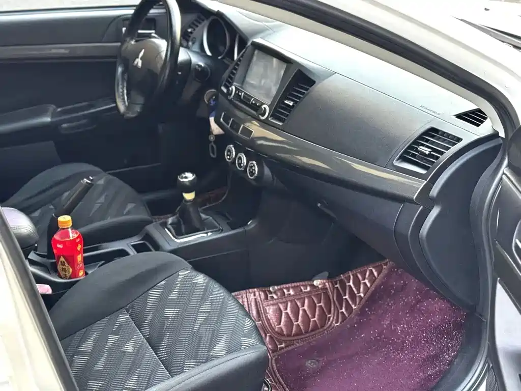 Mitsubishi Lancer EX 2013