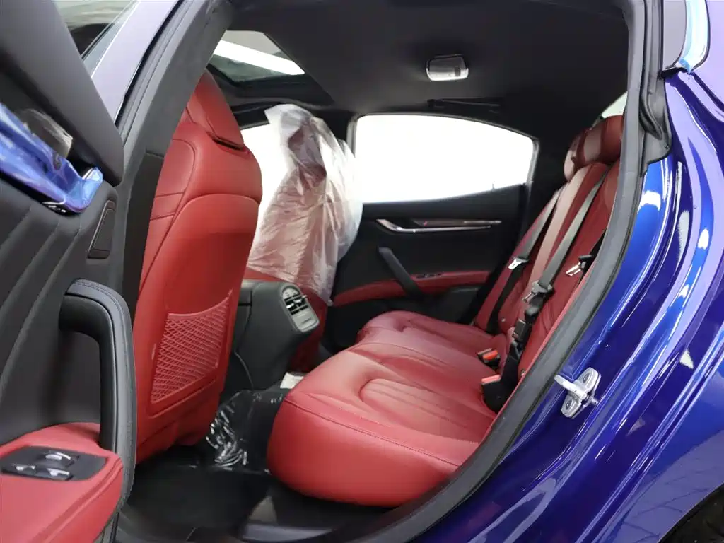 Maserati Ghibli — фото 13