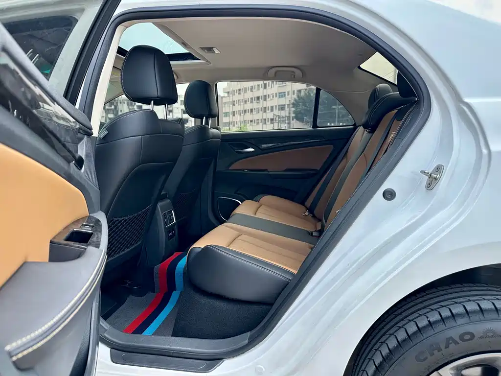 BYD Qin NEV 2018 — фото 11