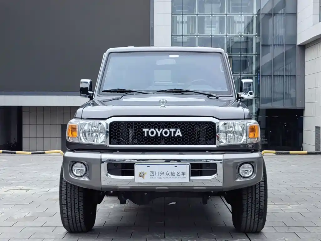 Toyota Land Cruiser 2023 — фото 3