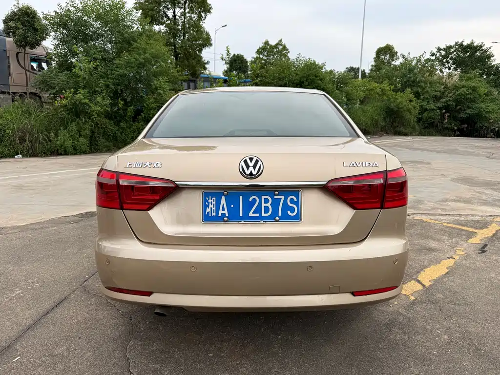 Volkswagen Lavida 2013