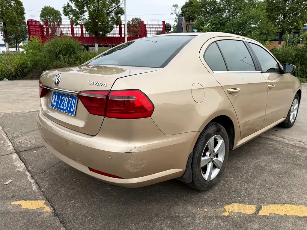 Volkswagen Lavida 2013