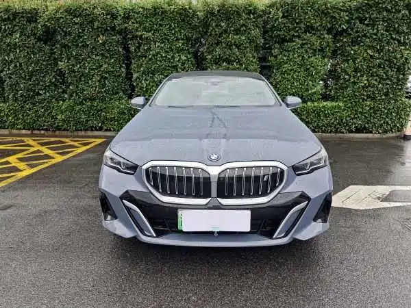 BMW i5 2024
