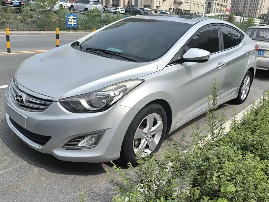 Hyundai Elantra 2013