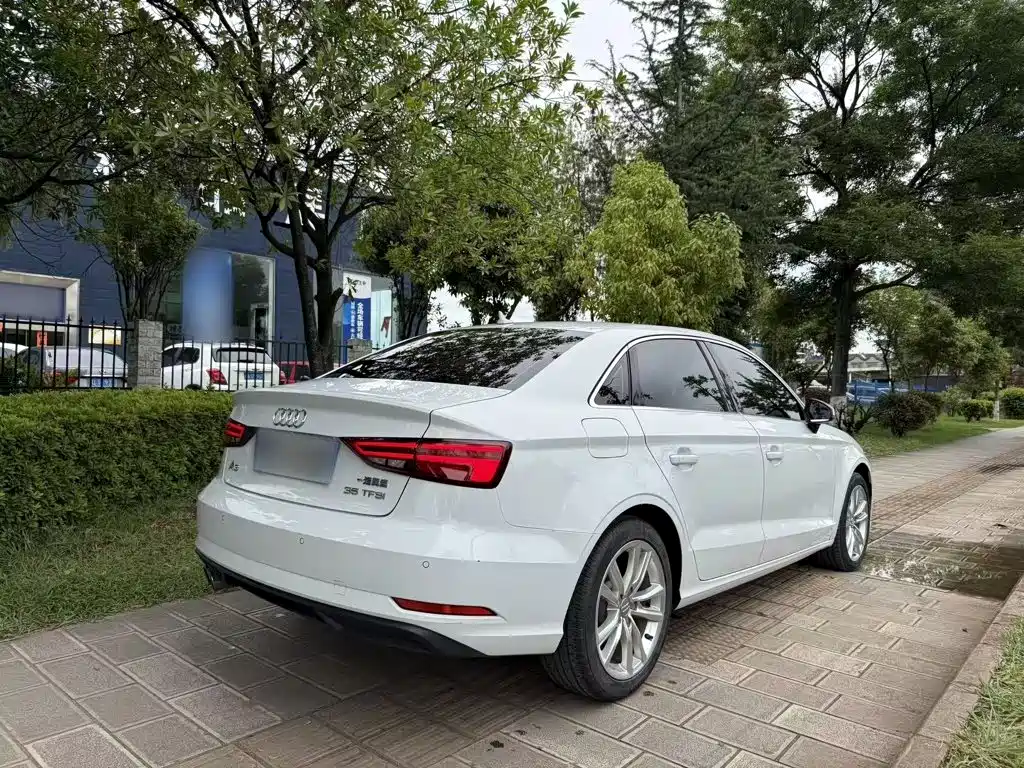 Audi A3 2017 — фото 12