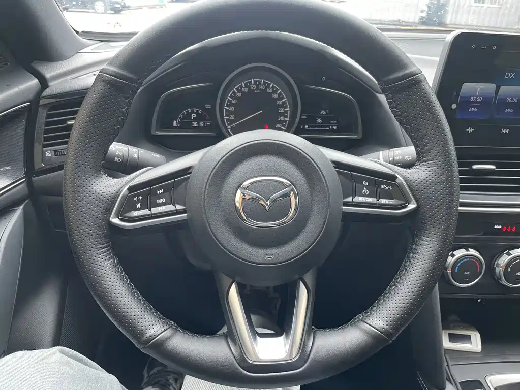 Mazda CX-4 2023 — фото 16