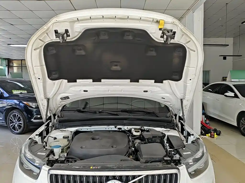 Volvo XC40 2021 — фото 20