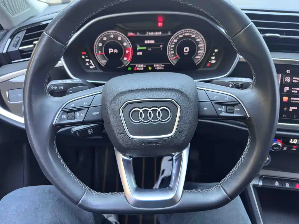 Audi Q3 2023 — фото 18