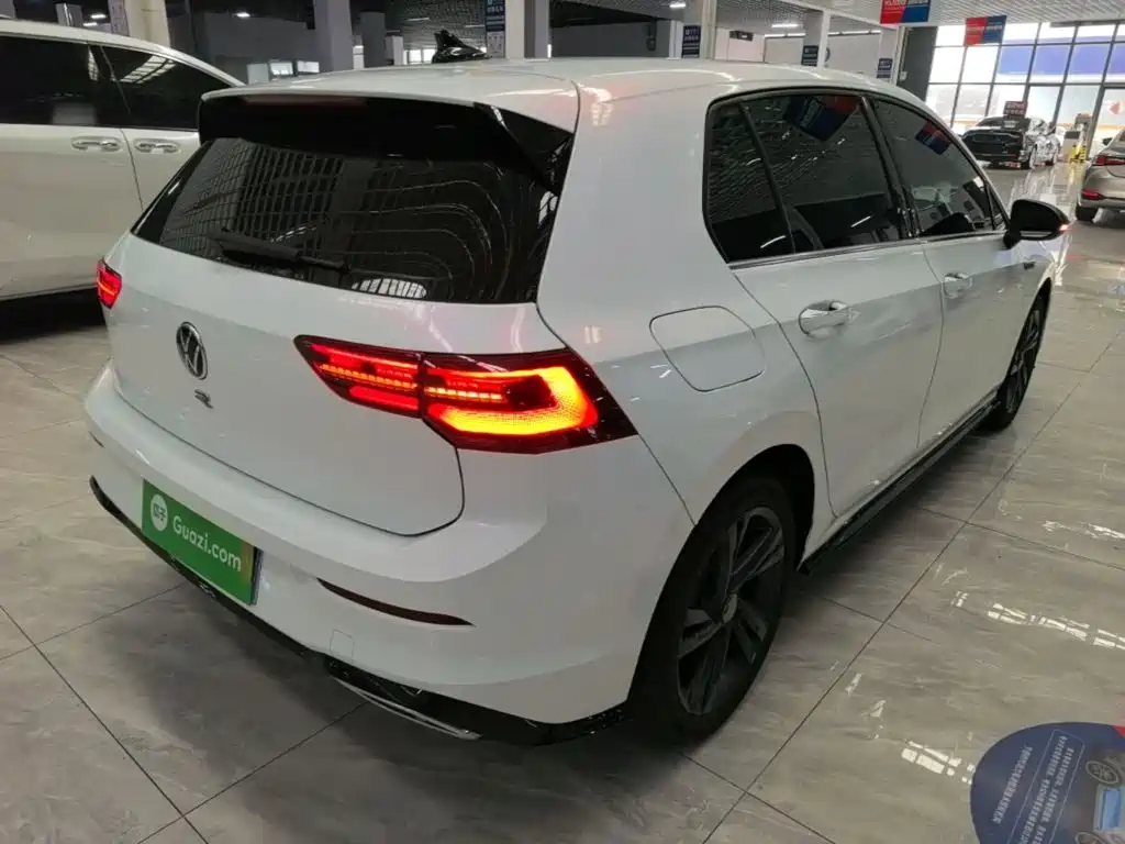 Volkswagen Golf 2024