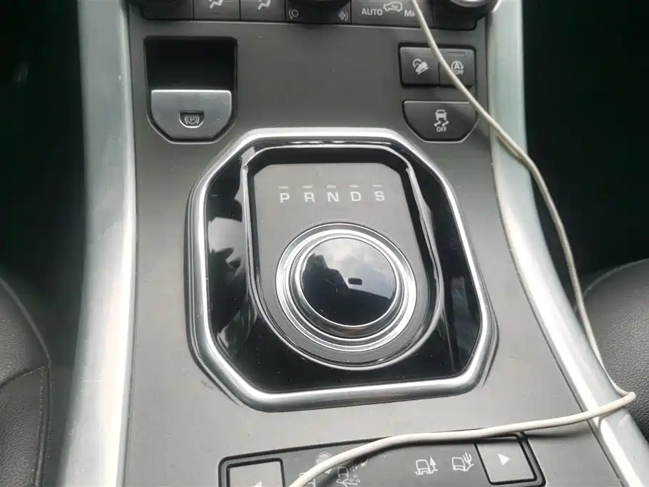 Land Rover Evoque 2018 — фото 16