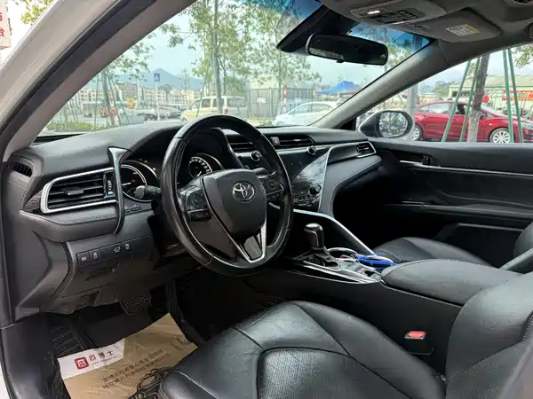 Toyota Camry 2019