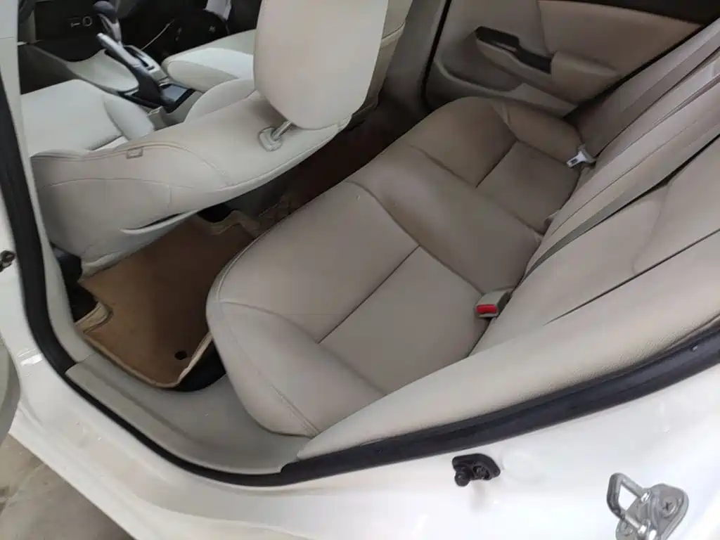 Honda Civic 2015 — фото 17