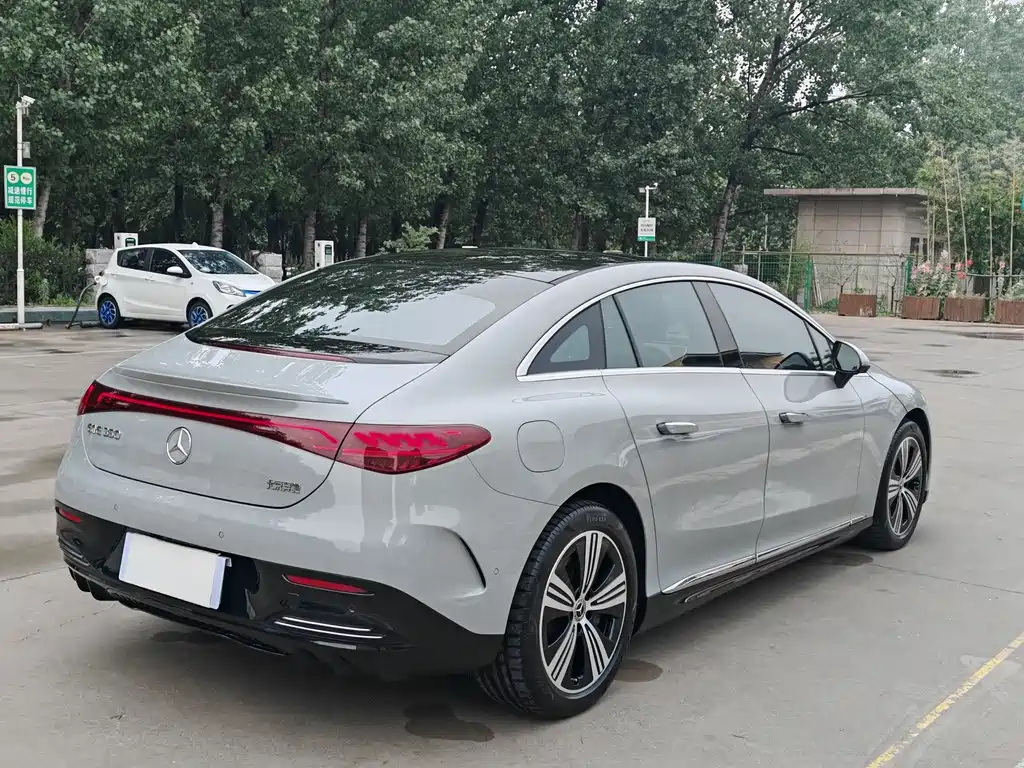Mercedes-Benz EQE 2024