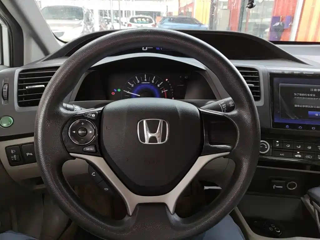 Honda Civic 2015 — фото 11