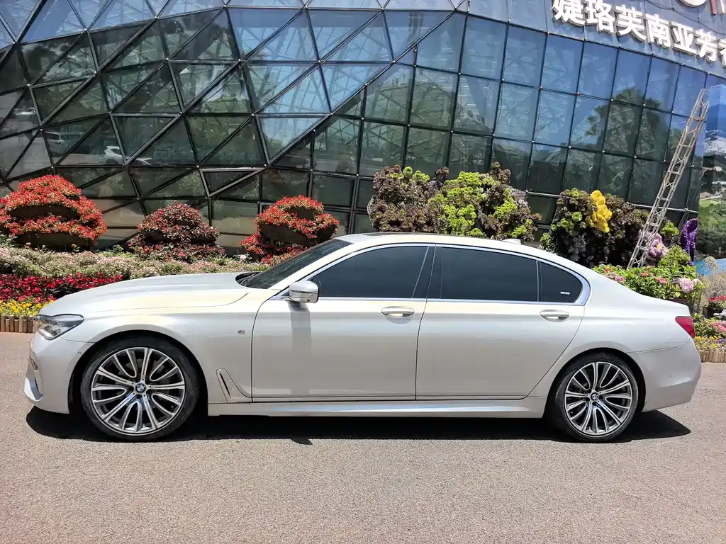 BMW 7 Series 2017 — фото 3