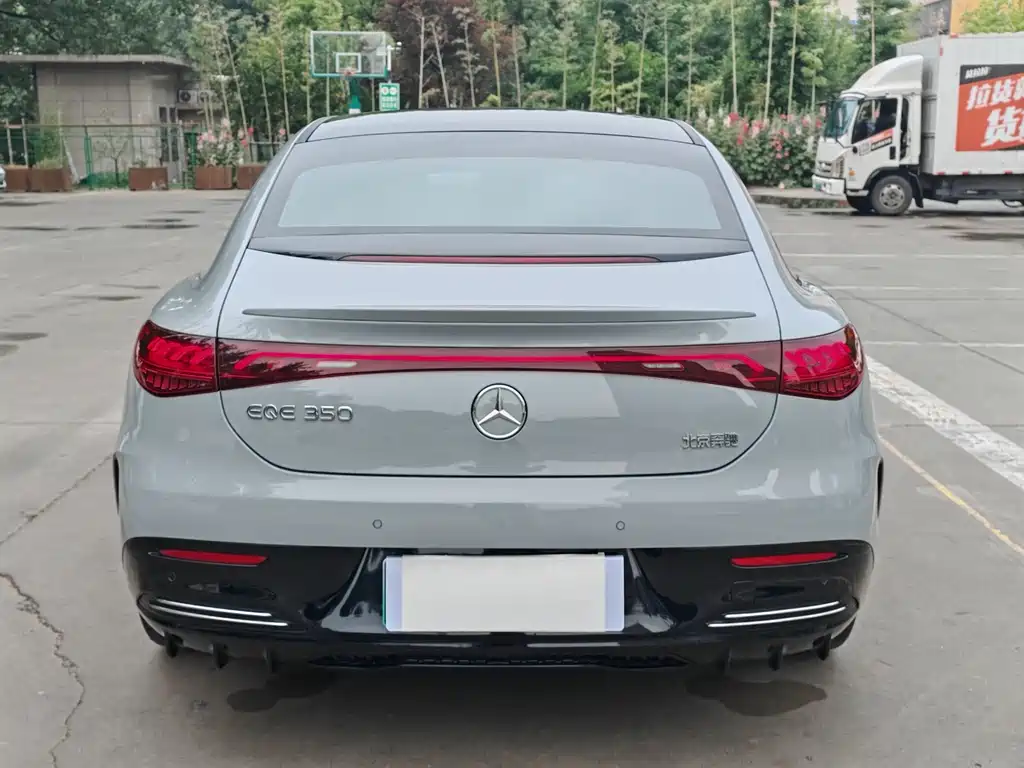 Mercedes-Benz EQE 2024