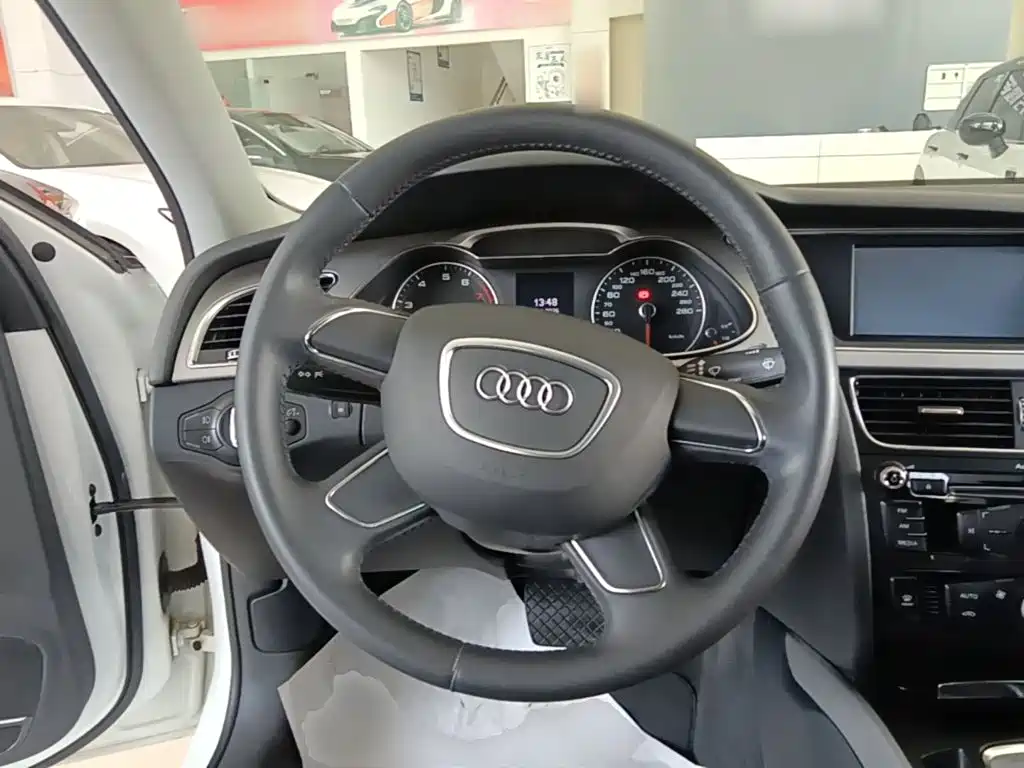 Audi A4L 2014 — фото 11