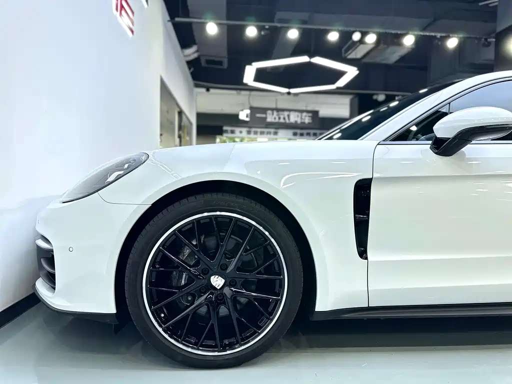Porsche Panamera 2021 — фото 26