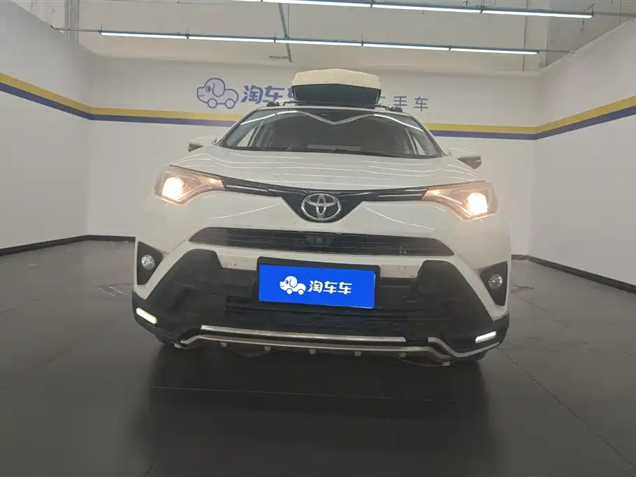 Toyota RAV4 2019 — фото 2