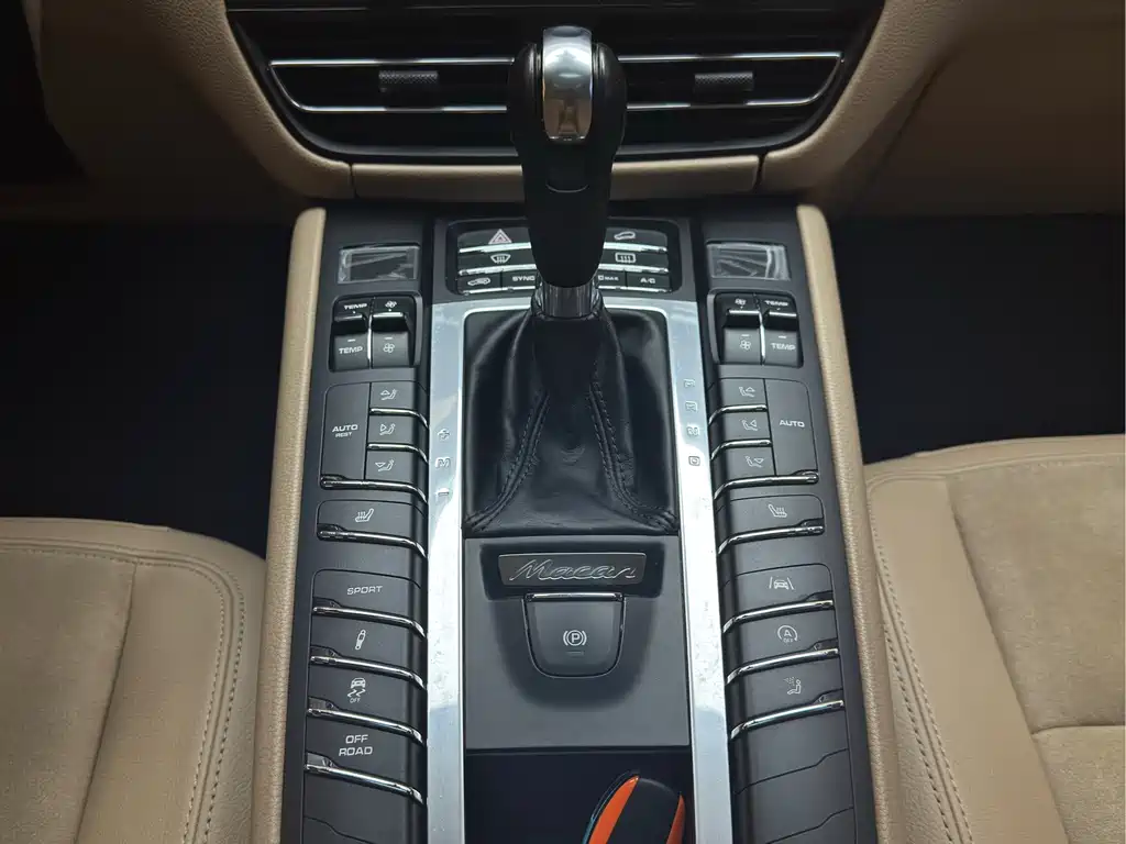 Porsche Macan 2019 — фото 13