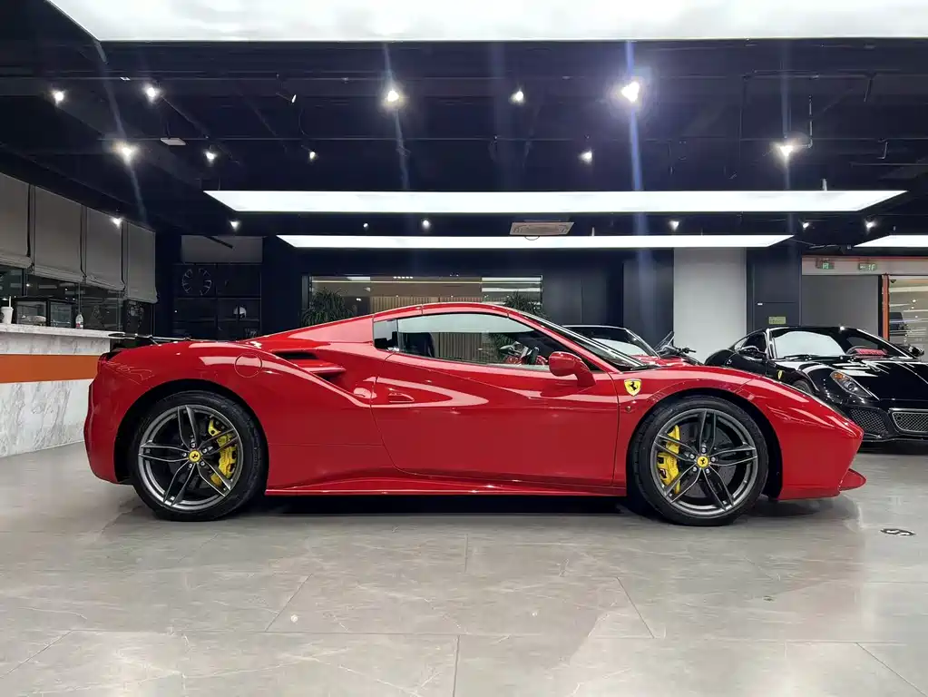 Ferrari 488 2019 — фото 12