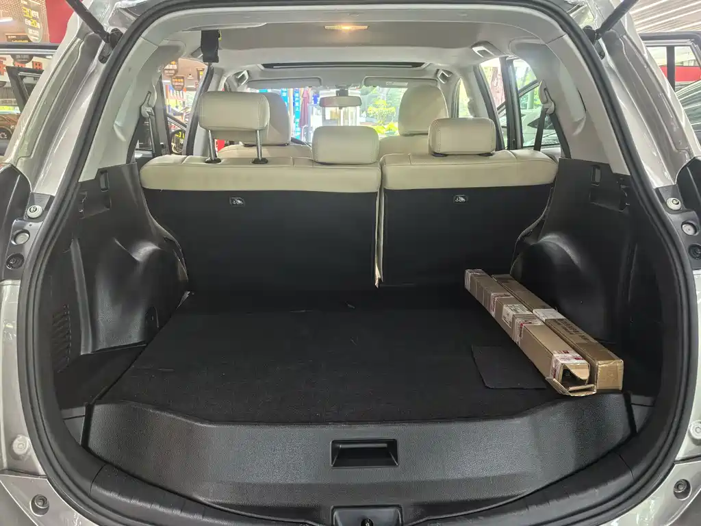 Toyota RAV4 2017 — фото 21