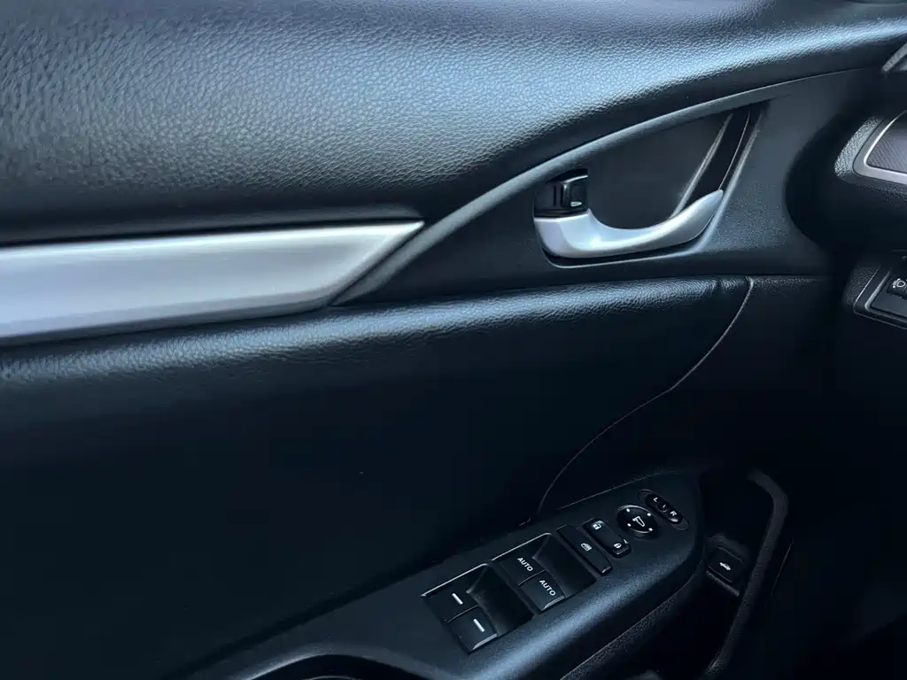 Honda Civic 2017 — фото 14