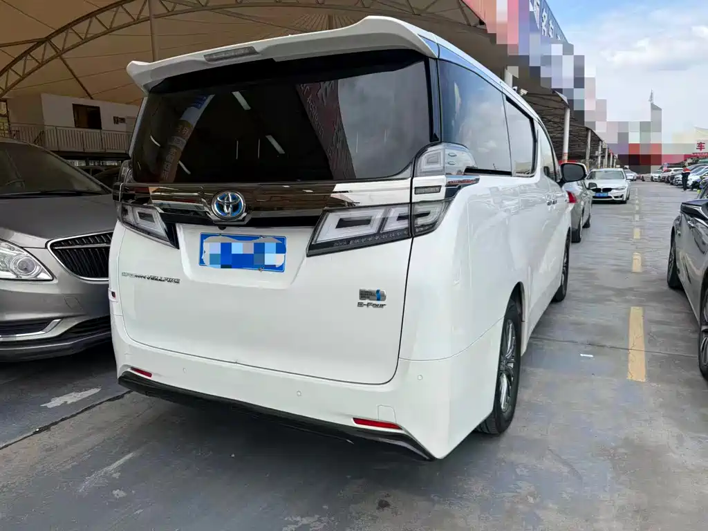 Toyota Vellfire 2022 — фото 11