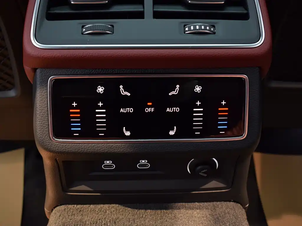 Audi A7L 2024 — фото 10