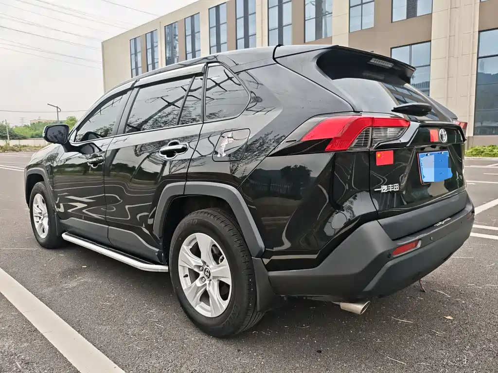 Toyota RAV4 2023