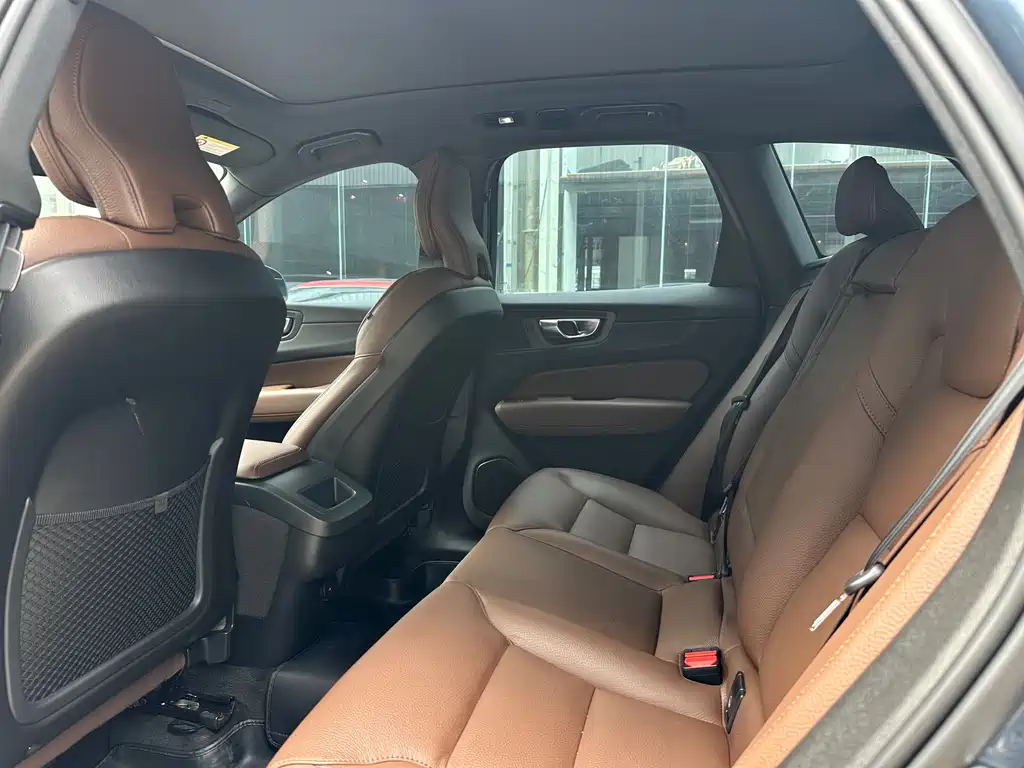 Volvo XC60 2022