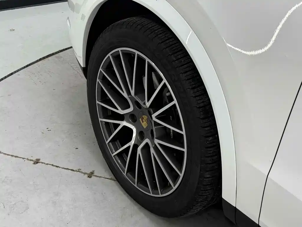 Porsche Cayenne 2021 — фото 28