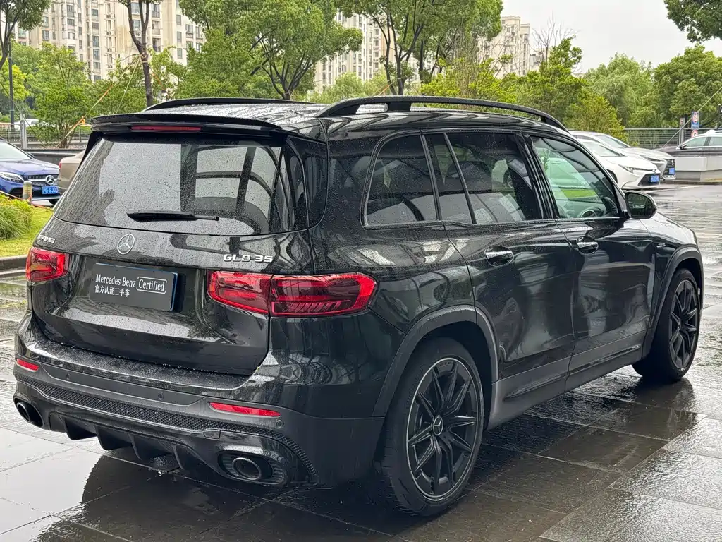 Mercedes-Benz GLB AMG 2025