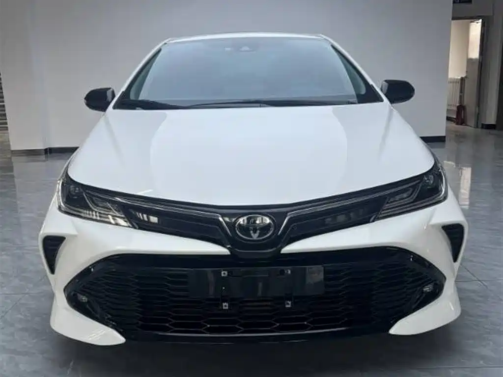 Toyota Corolla 2023 — фото 2