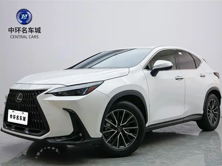 Lexus NX 2024