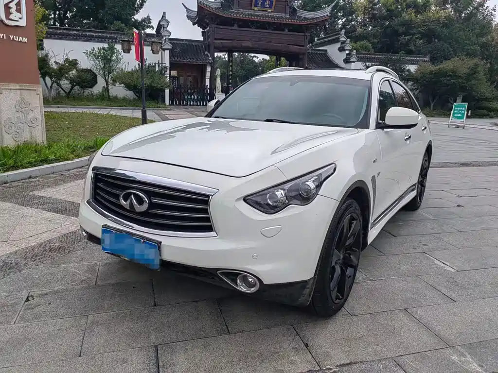 Infiniti QX70 2014 — фото 2
