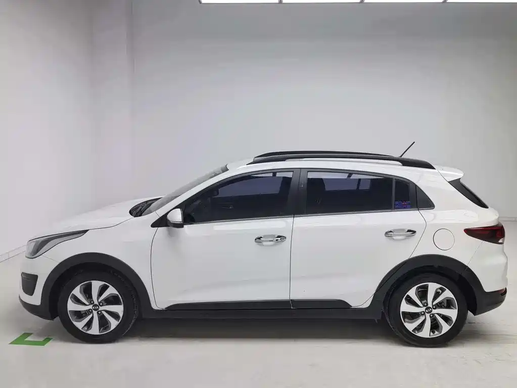 Kia KX Cross 2018 — фото 9