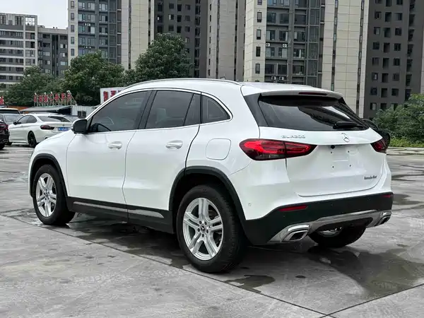 Mercedes-Benz GLA 2021