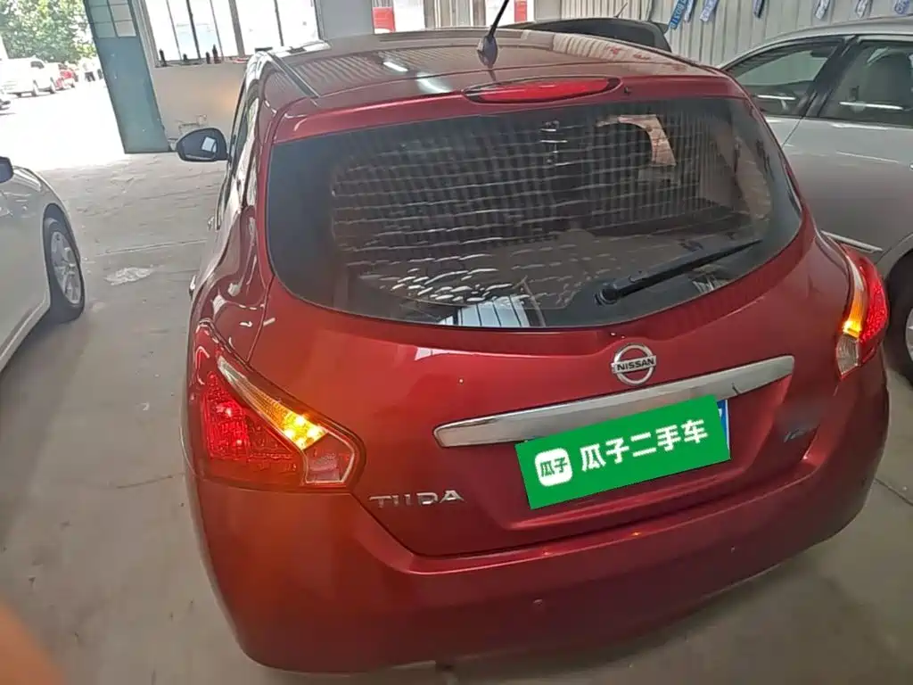 Nissan Tiida 2015