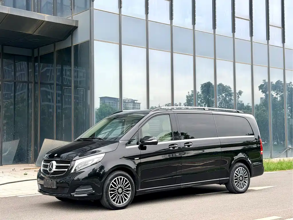 Mercedes-Benz V-Class 2018 — фото 1