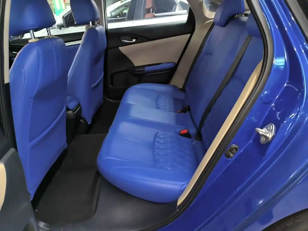 Honda Civic 2018 — фото 17