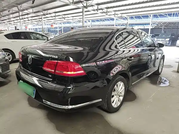 Volkswagen Magotan 2016
