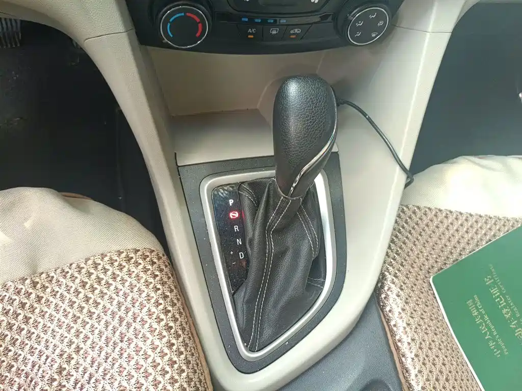 Buick Excelle 2015 — фото 15