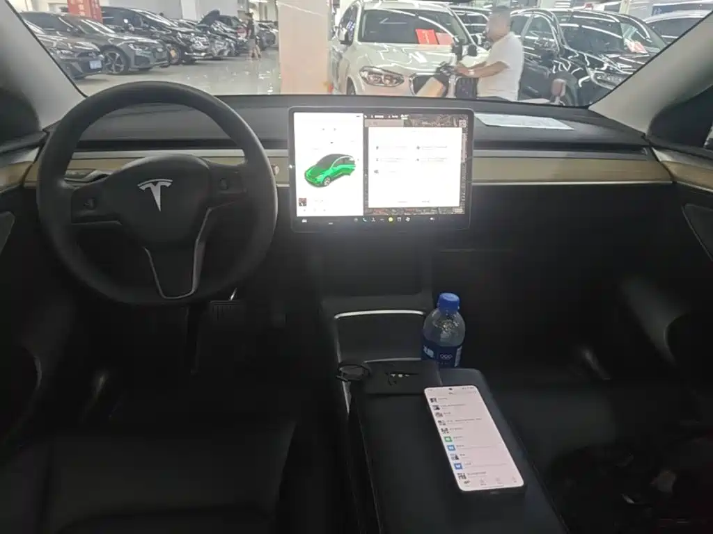 Tesla Model Y 2023 — фото 10