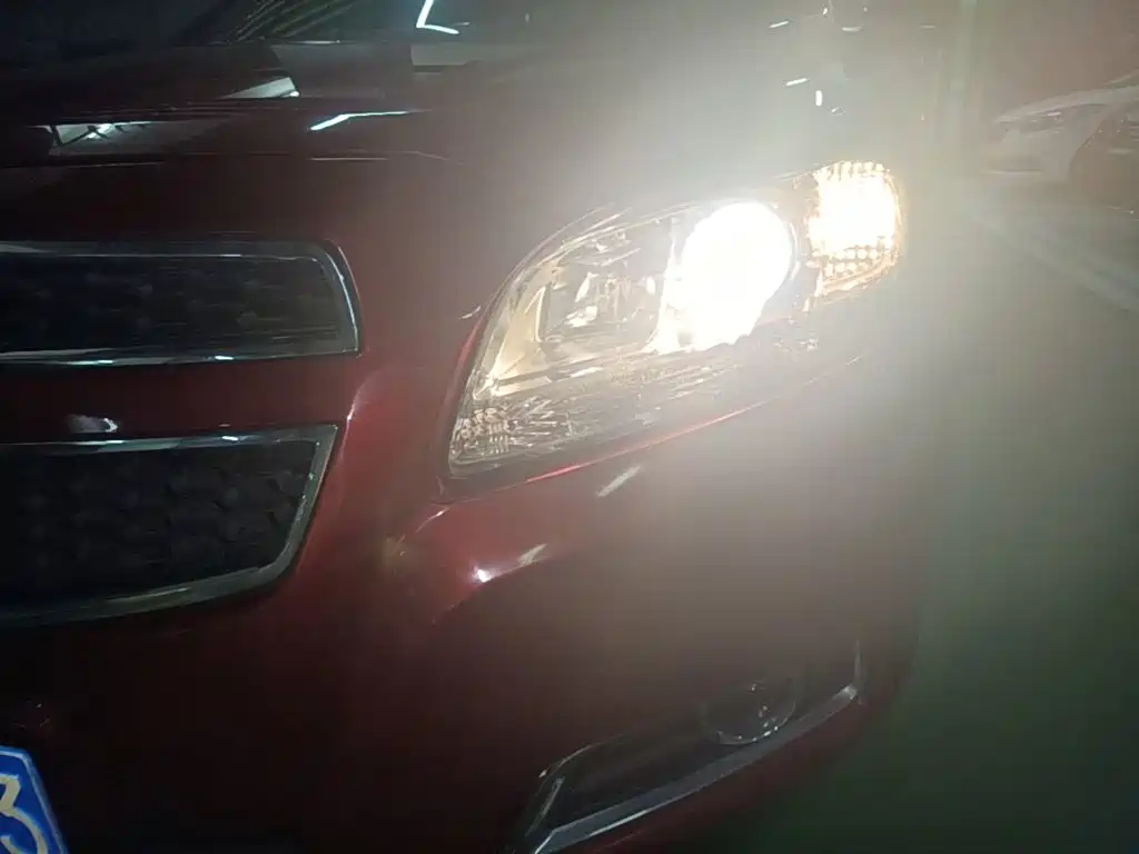 Chevrolet Malibu 2015 — фото 24