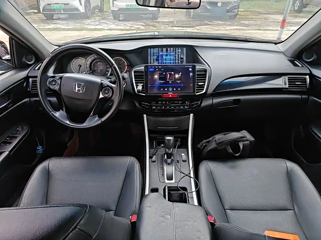 Honda Accord 2017 — фото 10