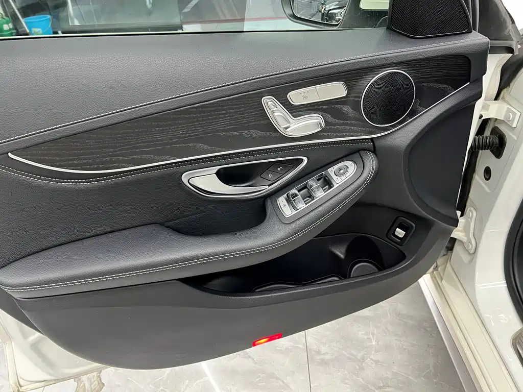 Mercedes-Benz C-Class 2019