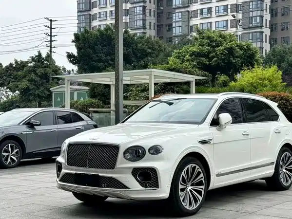 Bentley Bentayga Plug-In Hybrid 2022